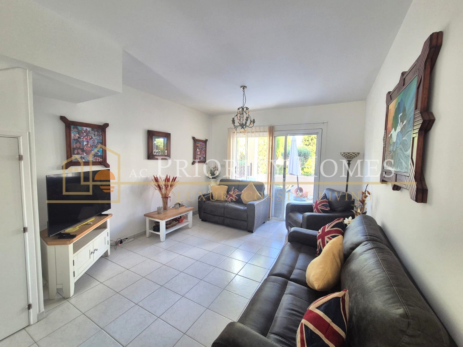 Two-Bedroom Two-Bathroom Townhouse in Pegeia