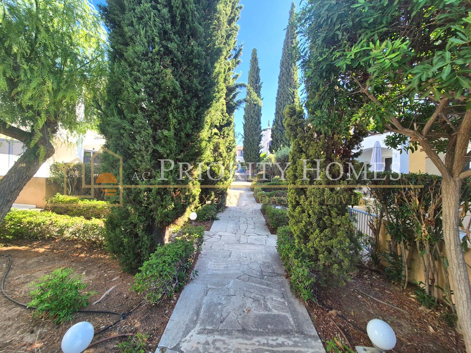 Two-Bedroom Two-Bathroom Townhouse in Pegeia