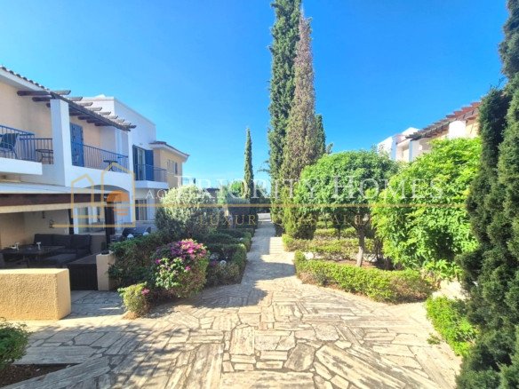 Two-Bedroom Two-Bathroom Townhouse in Pegeia