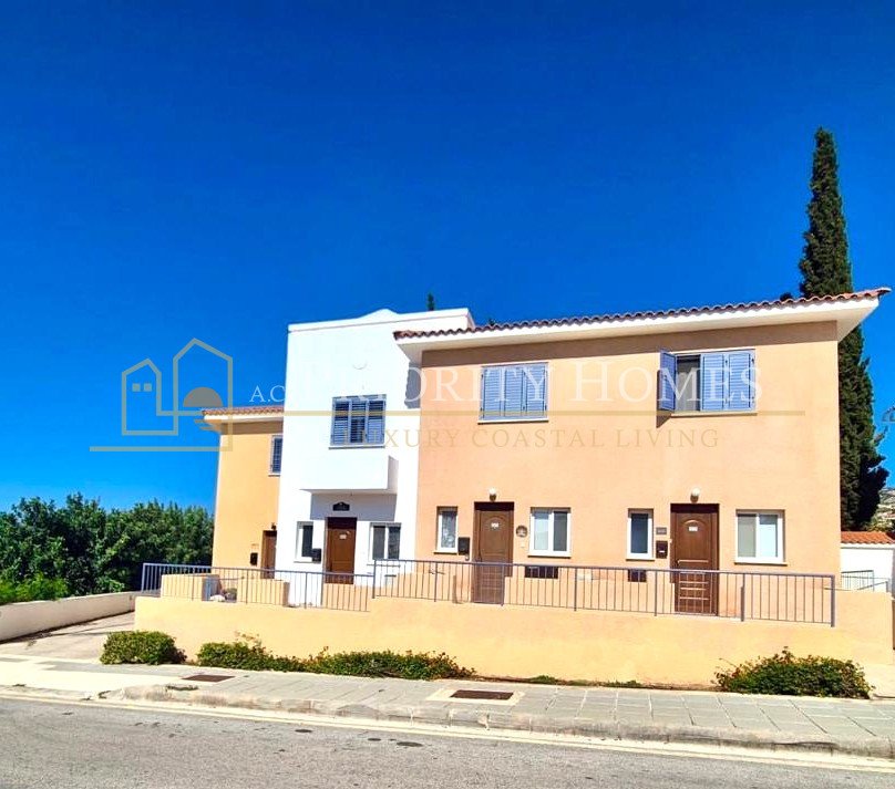 Two-Bedroom Two-Bathroom Townhouse in Pegeia