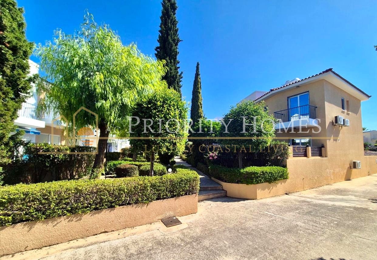 Two-Bedroom Two-Bathroom Townhouse in Pegeia
