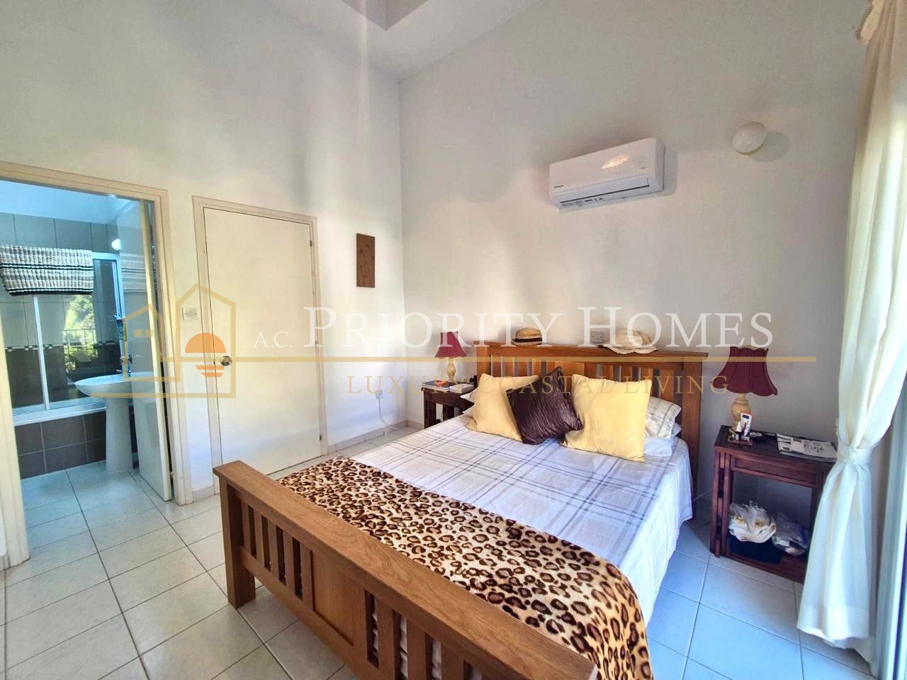 Two-Bedroom Two-Bathroom Townhouse in Pegeia