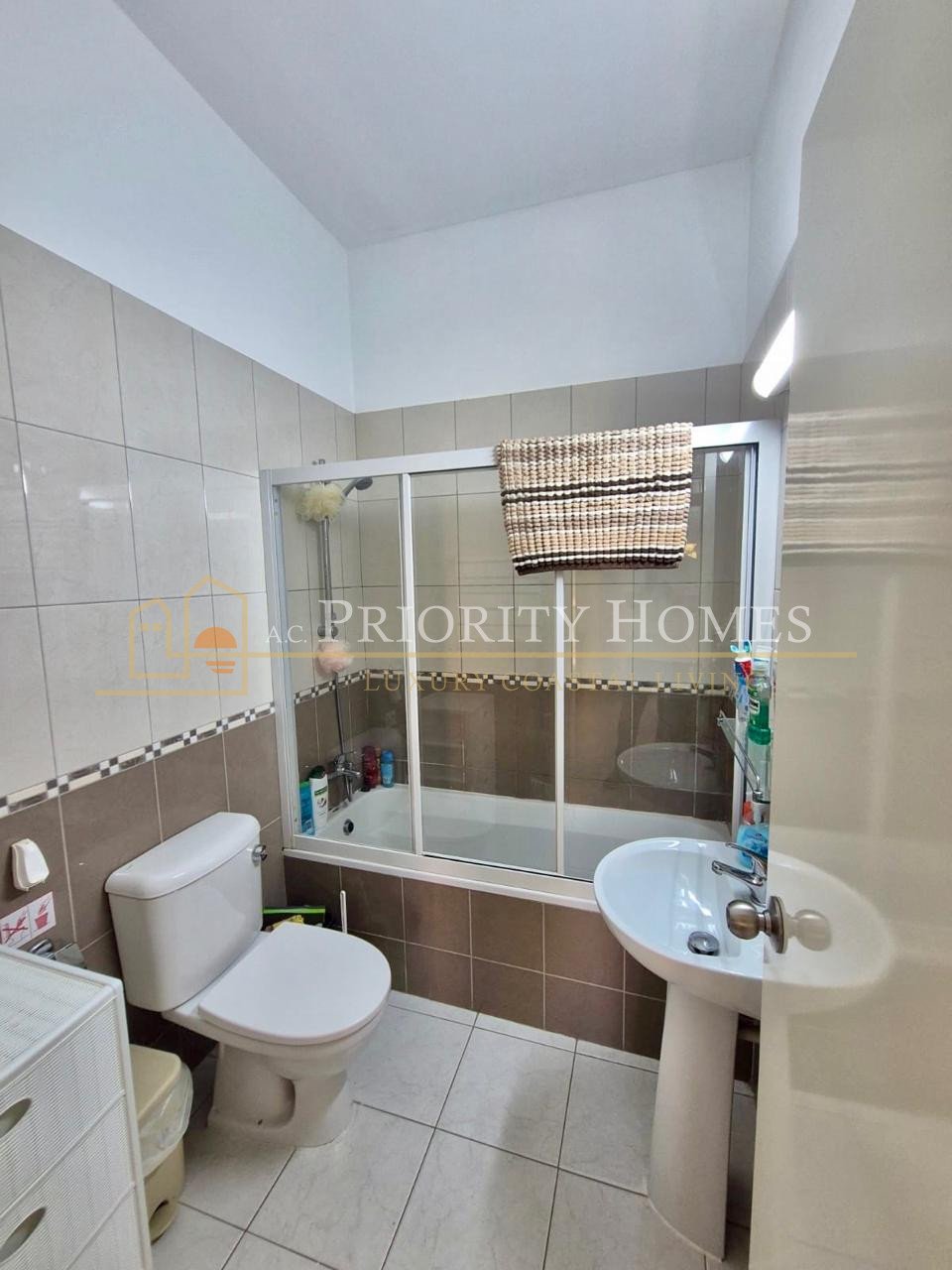 Two-Bedroom Two-Bathroom Townhouse in Pegeia
