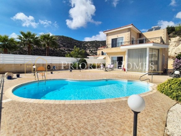 Three-Bedroom Villa in Pegeia