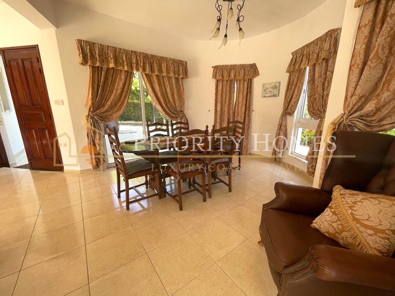Spacious Three-Bedroom Villa for Rent in Sea Caves