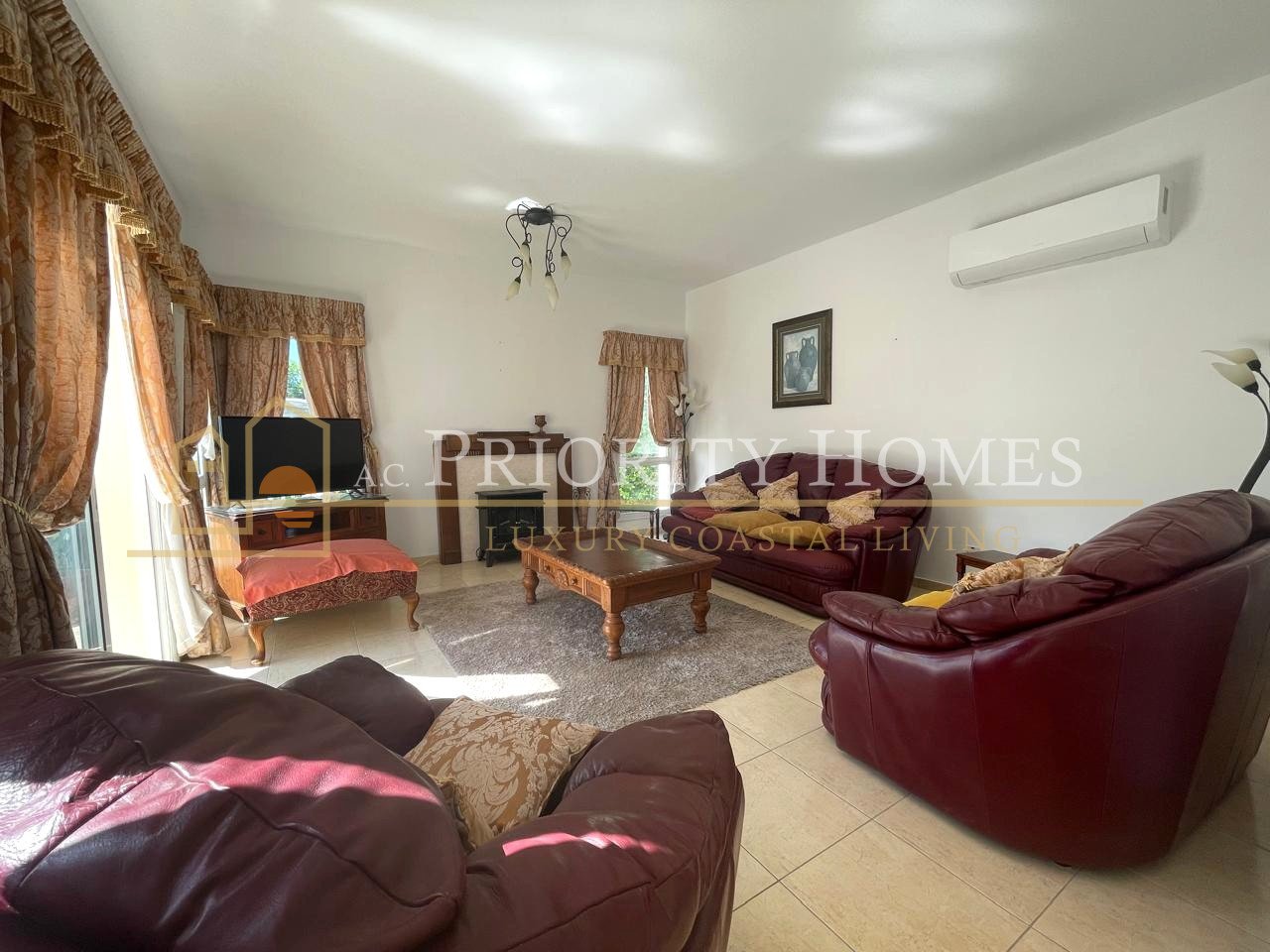 Spacious Three-Bedroom Villa for Rent in Sea Caves