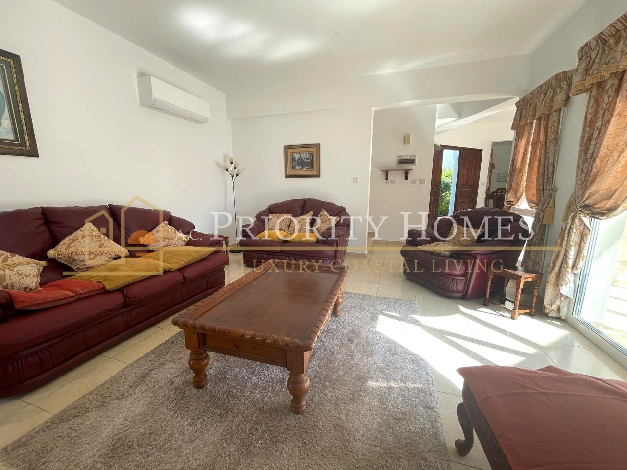 Spacious Three-Bedroom Villa for Rent in Sea Caves