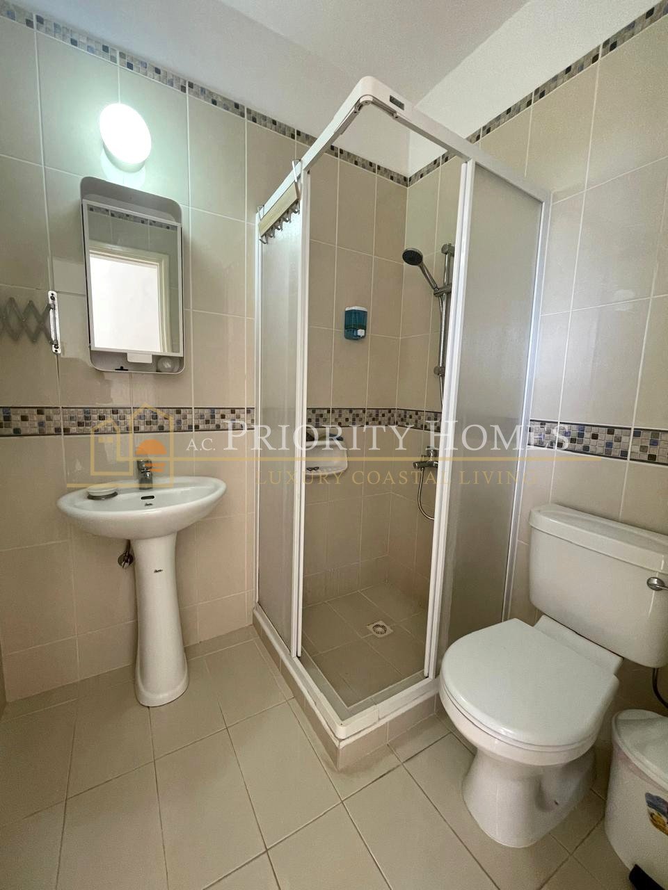 Spacious Three-Bedroom Villa for Rent in Sea Caves