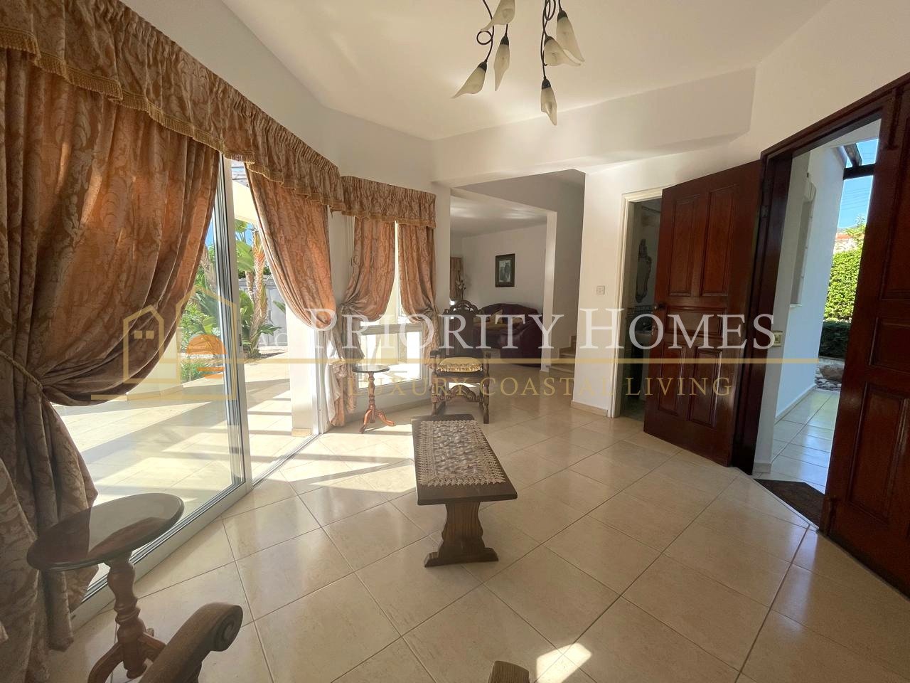 Spacious Three-Bedroom Villa for Rent in Sea Caves