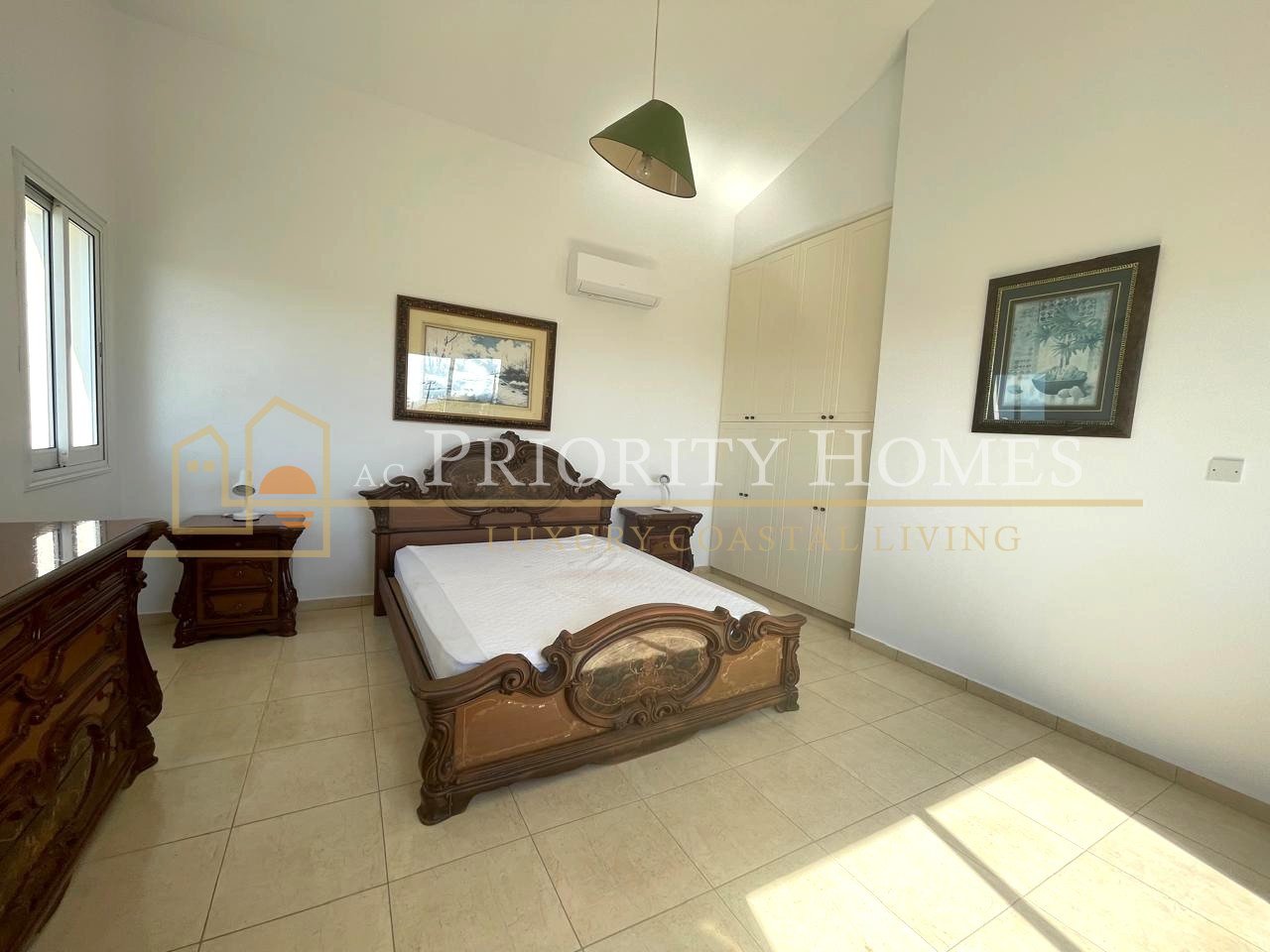 Spacious Three-Bedroom Villa for Rent in Sea Caves