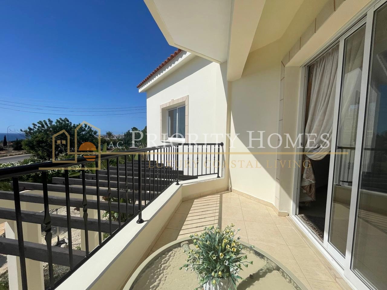 Spacious Three-Bedroom Villa for Rent in Sea Caves
