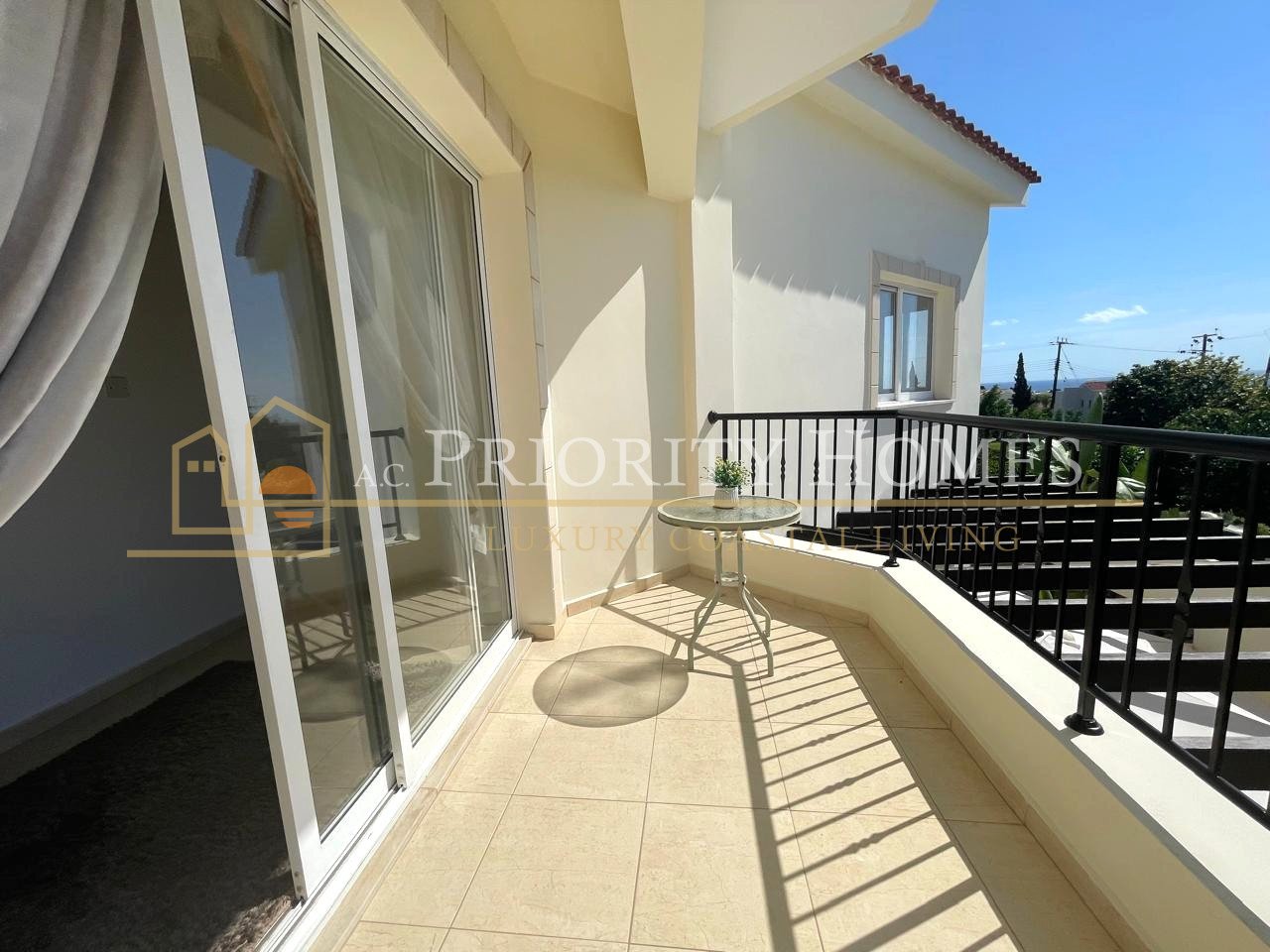 Spacious Three-Bedroom Villa for Rent in Sea Caves