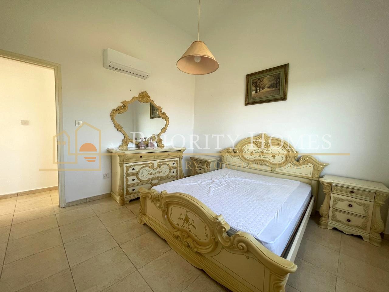 Spacious Three-Bedroom Villa for Rent in Sea Caves