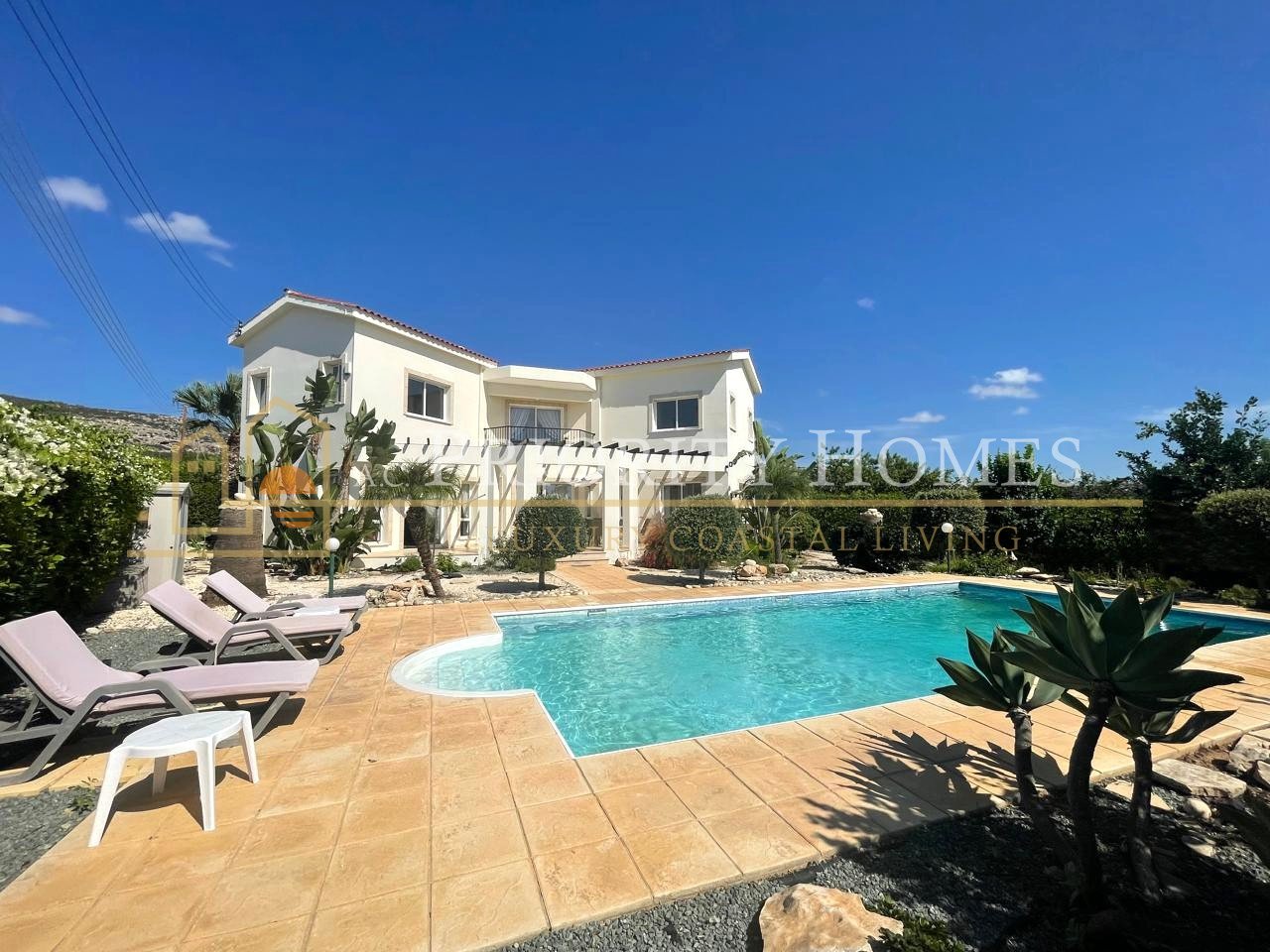 Spacious Three-Bedroom Villa for Rent in Sea Caves