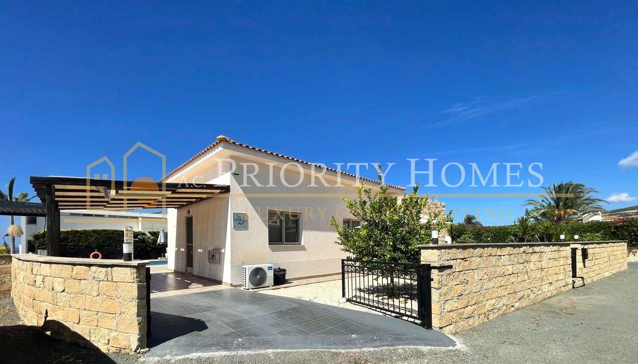  Three-Bedroom Bungalow for Rent in Sea Caves