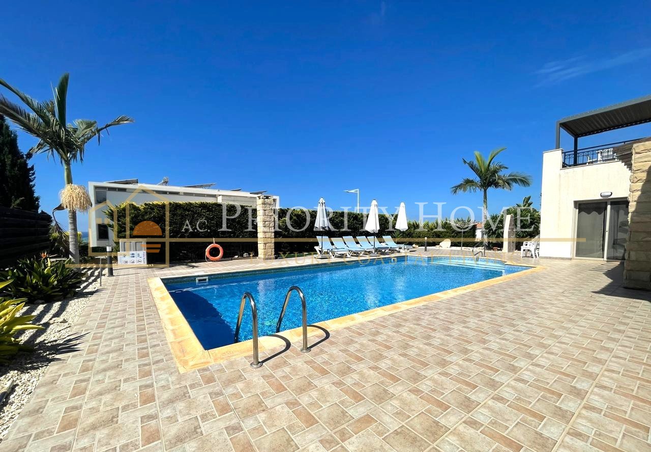  Three-Bedroom Bungalow for Rent in Sea Caves
