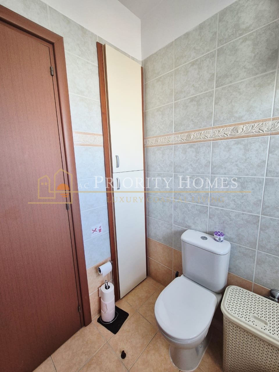 One Bedroom Apartment for Long-Term Rent in Universal