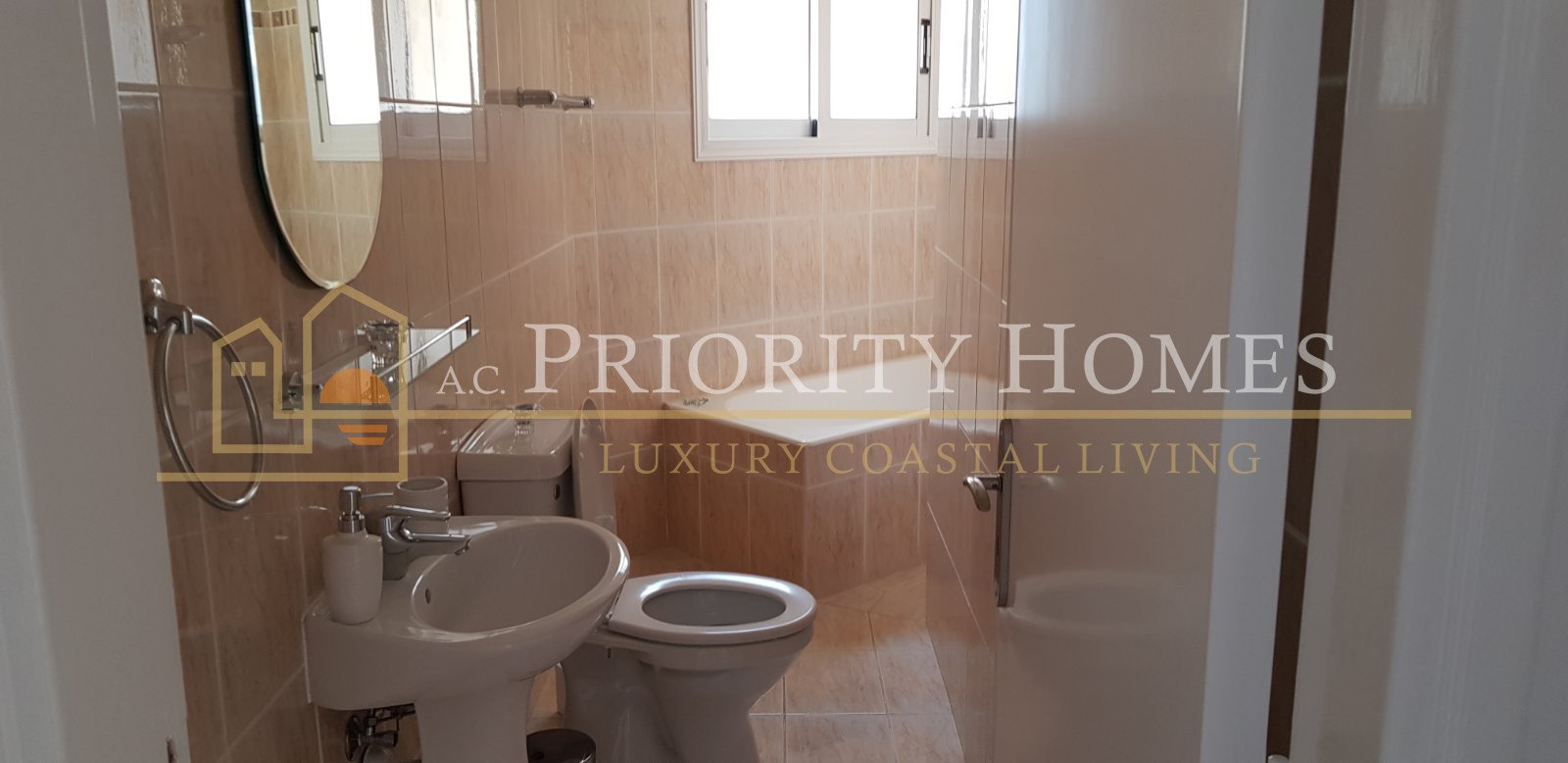 Three-Bedroom Apartment in Paphos – Tomb of the Kings