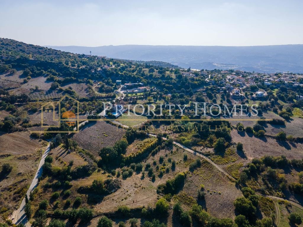 Residential Field in Peristerona