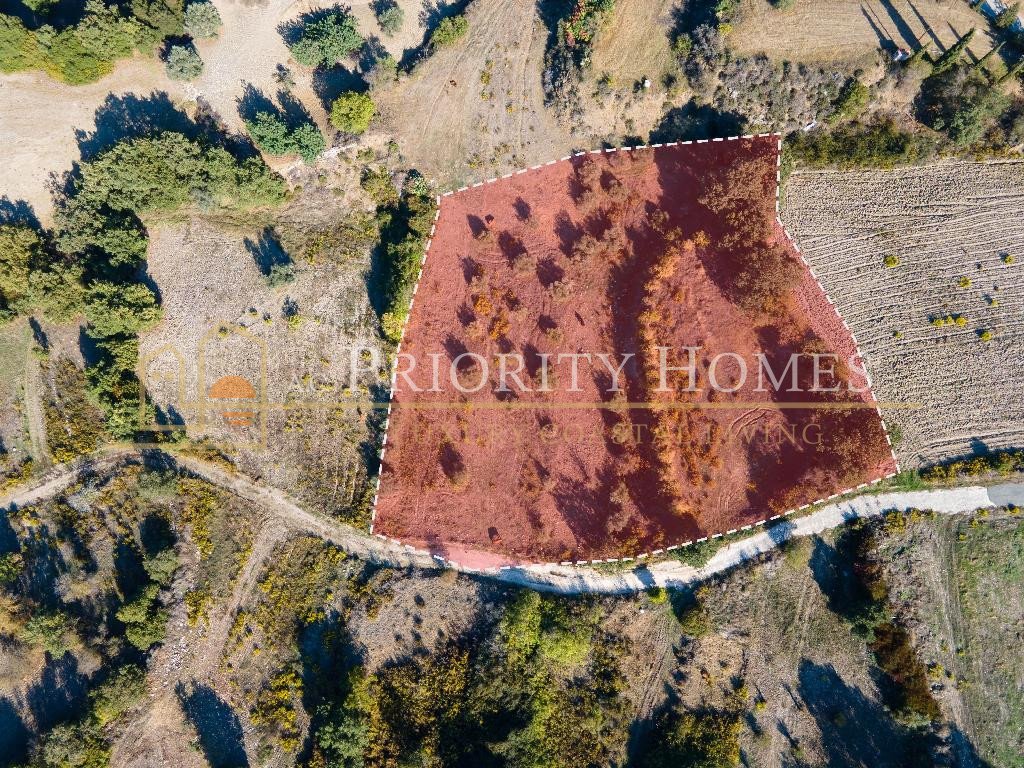 Residential Field in Peristerona