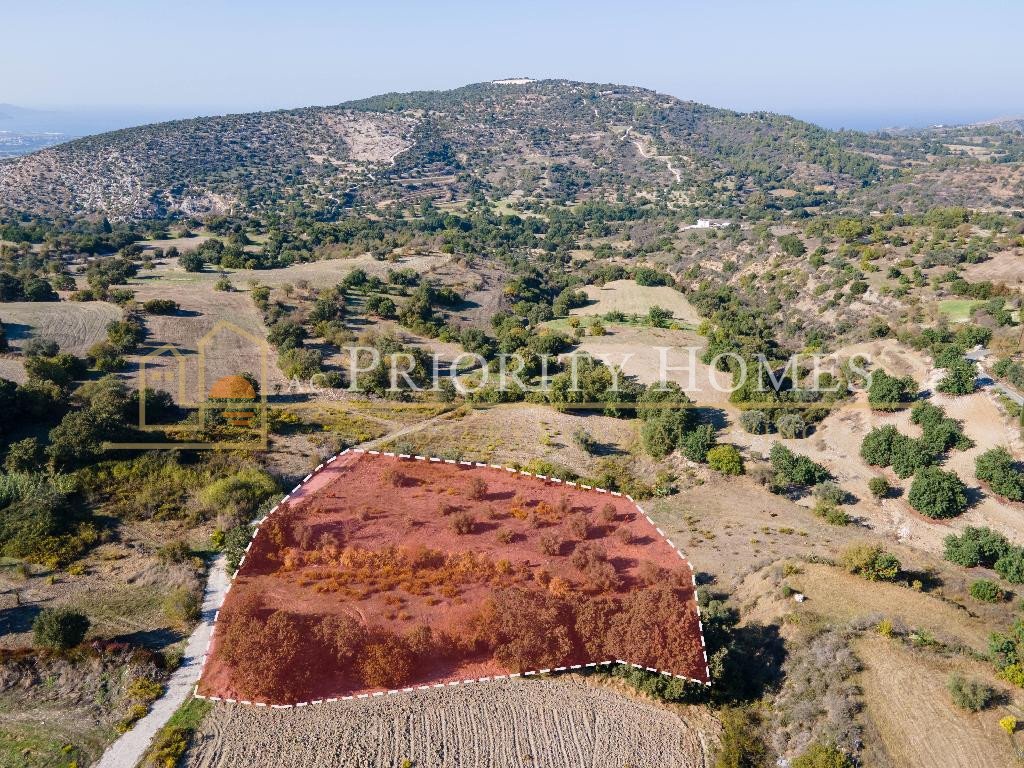 Residential Field in Peristerona