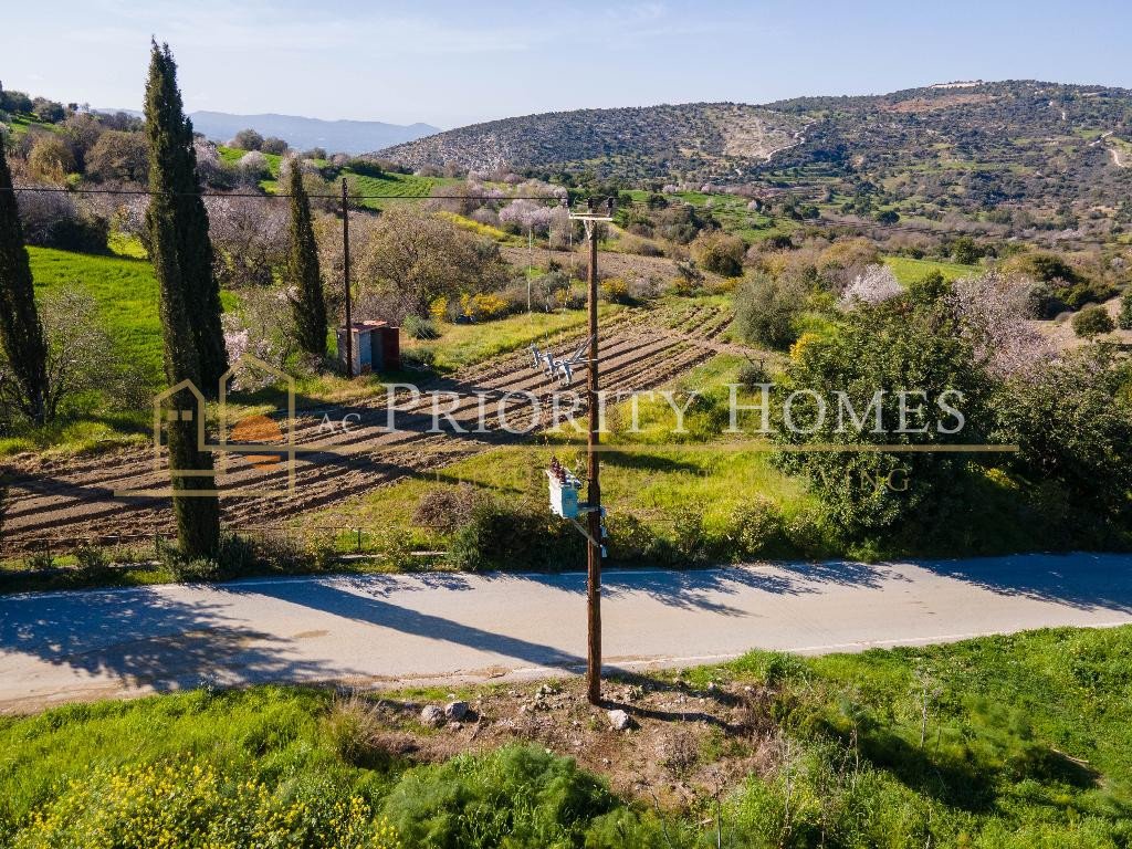 Residential Field in Peristerona