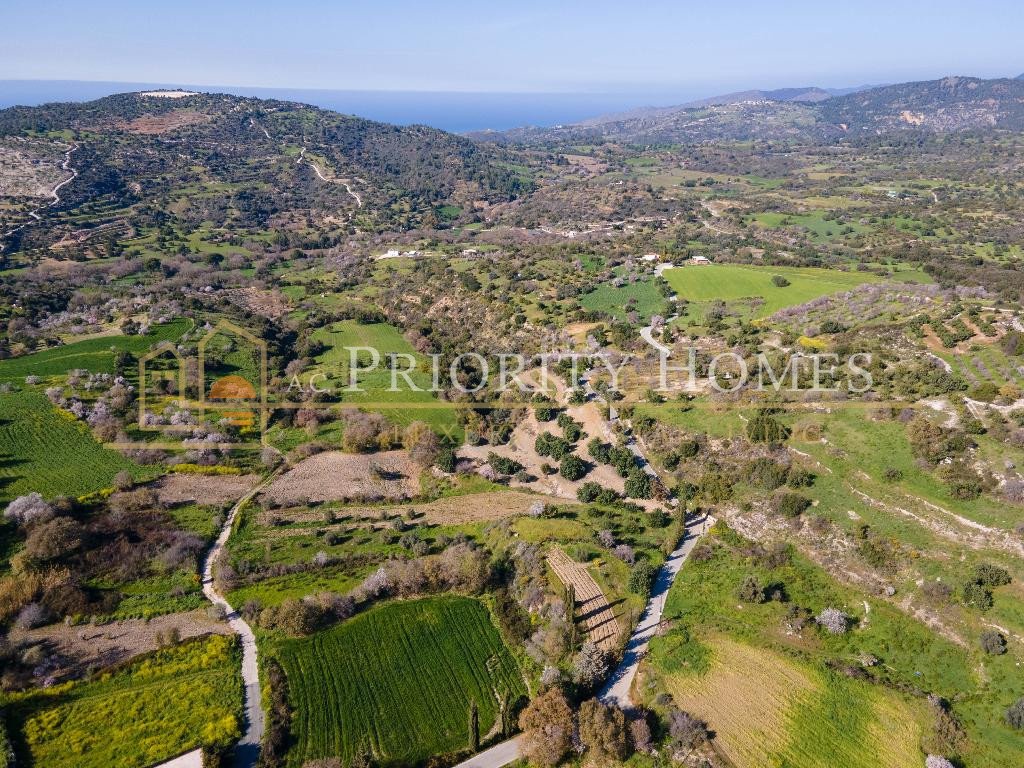 Residential Field in Peristerona