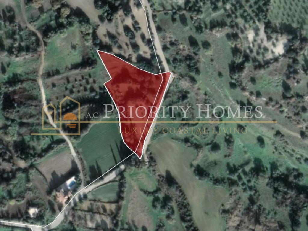 Residential Field in Peristerona