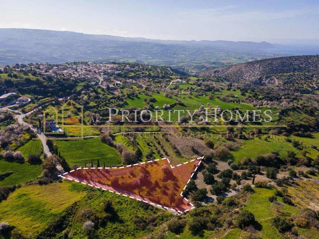 Residential Field in Peristerona