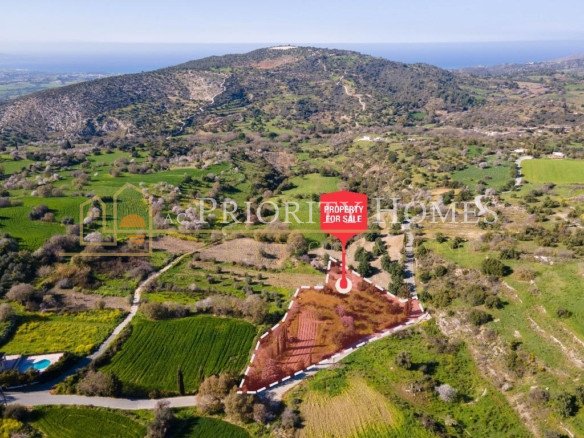 Residential Field in Peristerona