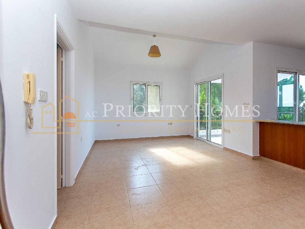 Three-Bedroom Apartment in Konia