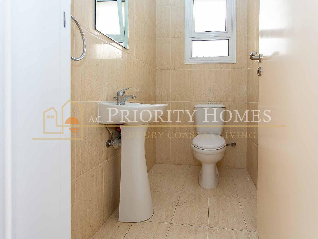 Three-Bedroom Apartment in Konia