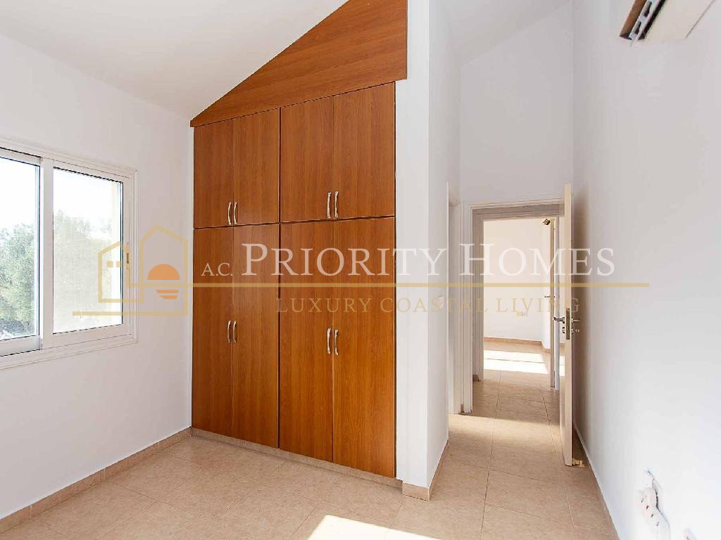 Three-Bedroom Apartment in Konia