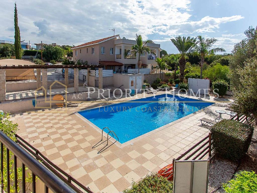 Three-Bedroom Apartment in Konia