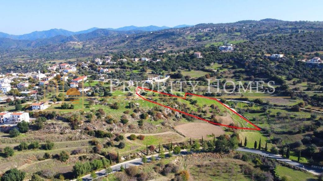 Residential Field in Peristerona
