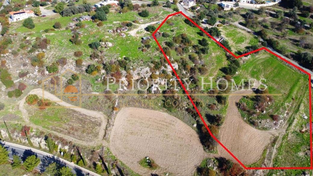 Residential Field in Peristerona