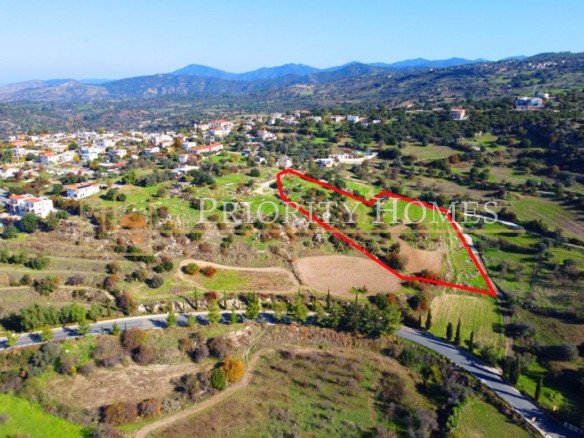 Residential Field in Peristerona