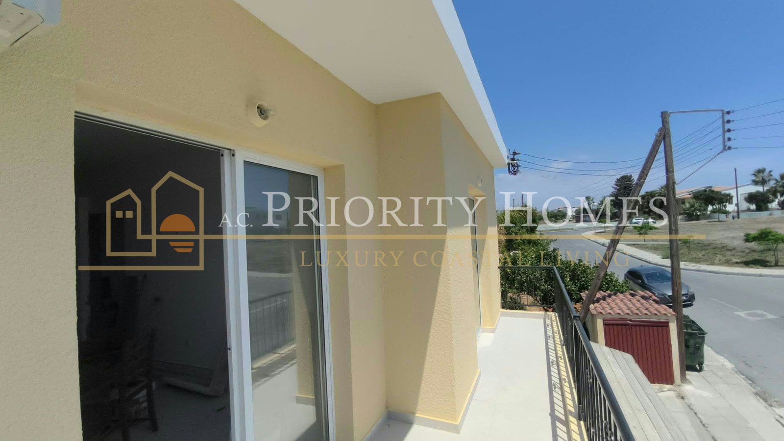 Modern Two‑Bedroom Apartment in Chloraka