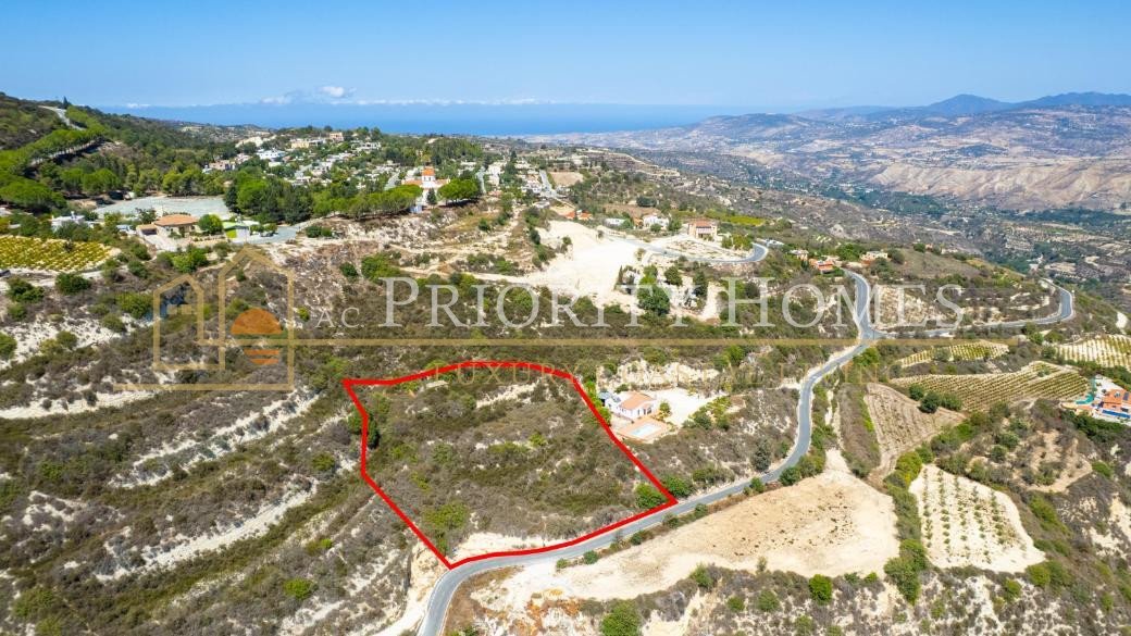 Residential Field in Theletra
