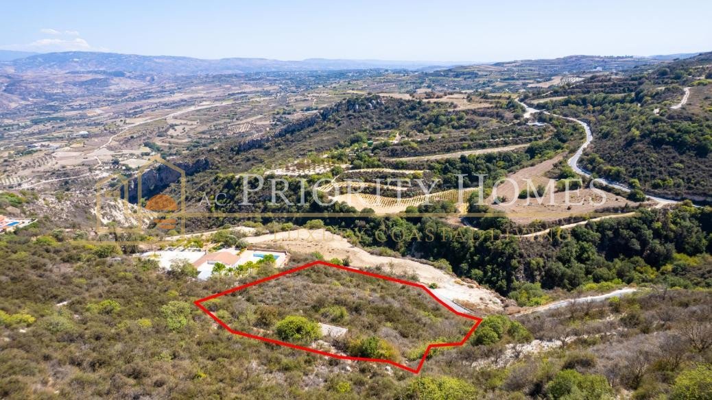 Residential Field in Theletra