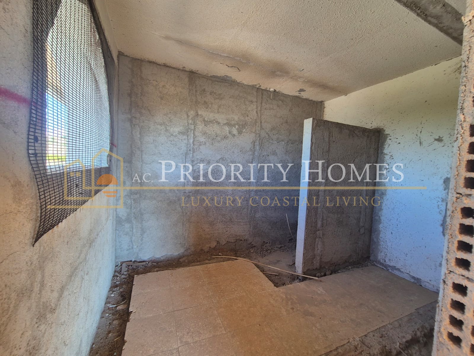 Incomplete Four or Five-Bedroom House in Pegeia – Sea Caves