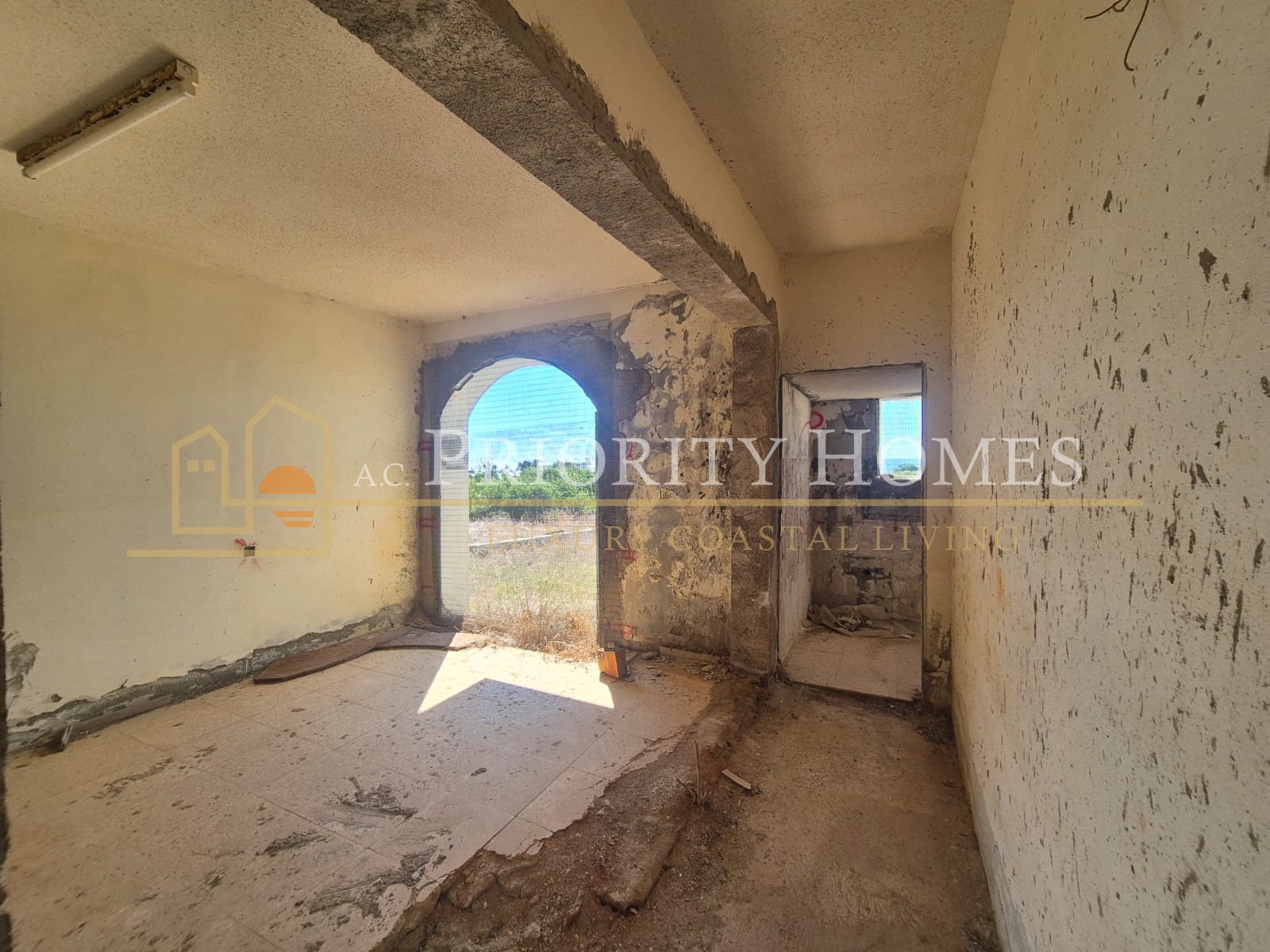 Incomplete Four or Five-Bedroom House in Pegeia – Sea Caves