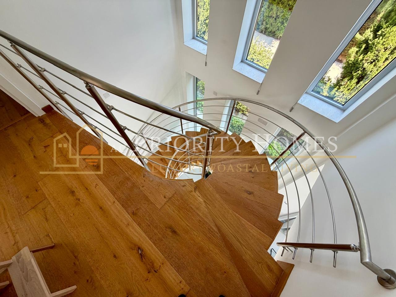 EXCLUSIVE LUXURY FIVE BEDROOM SEAFRONT VILLA Coral Bay Area