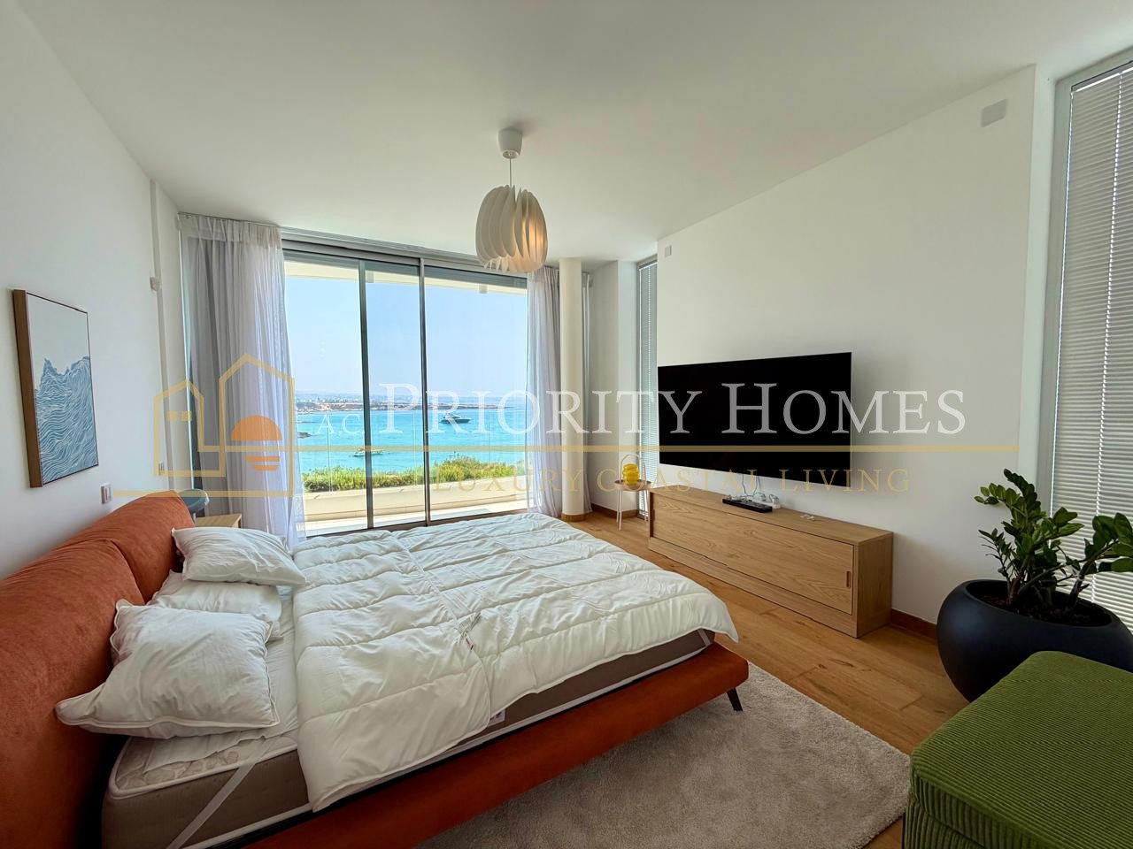 EXCLUSIVE LUXURY FIVE BEDROOM SEAFRONT VILLA Coral Bay Area