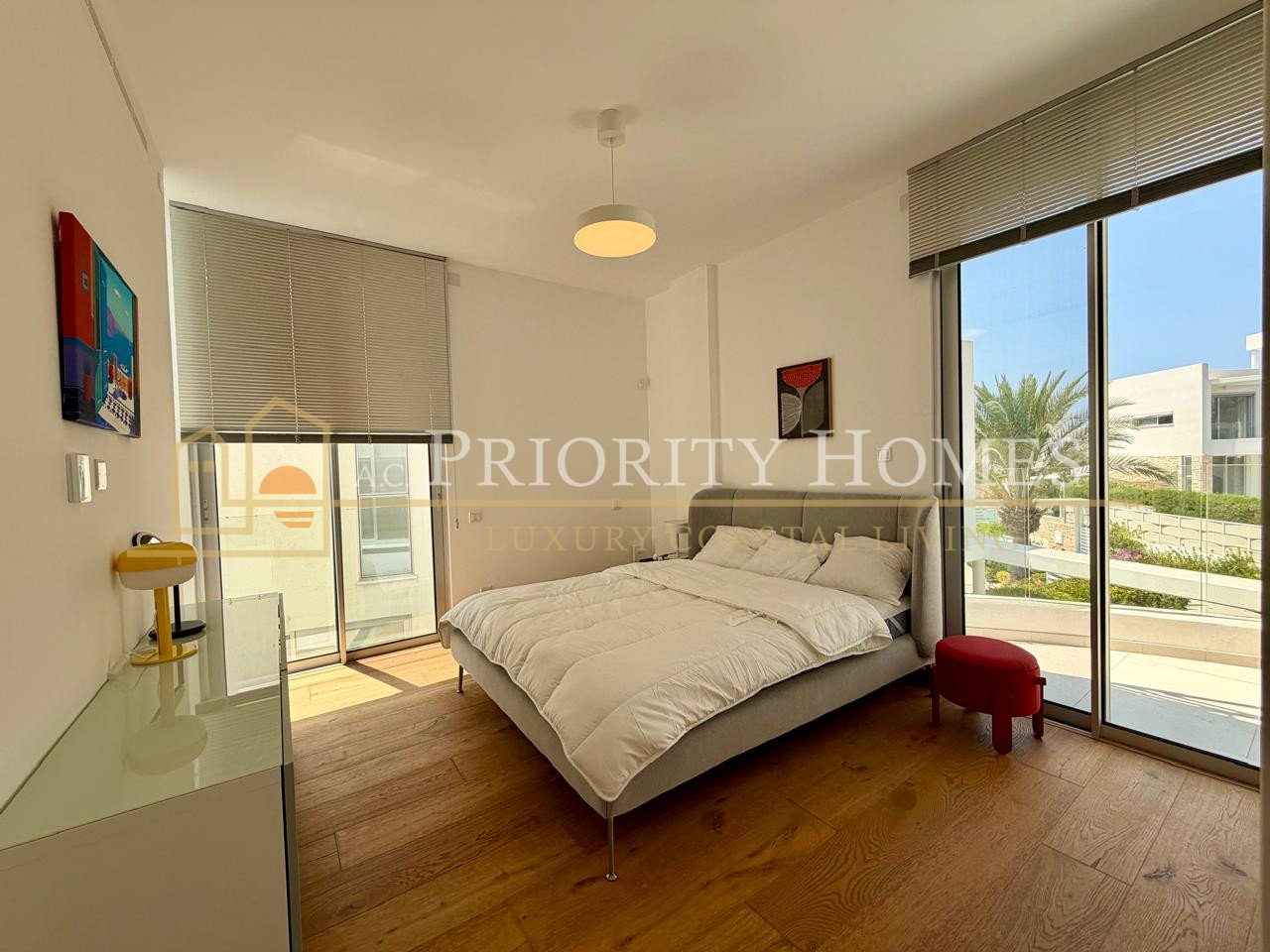 EXCLUSIVE LUXURY FIVE BEDROOM SEAFRONT VILLA Coral Bay Area