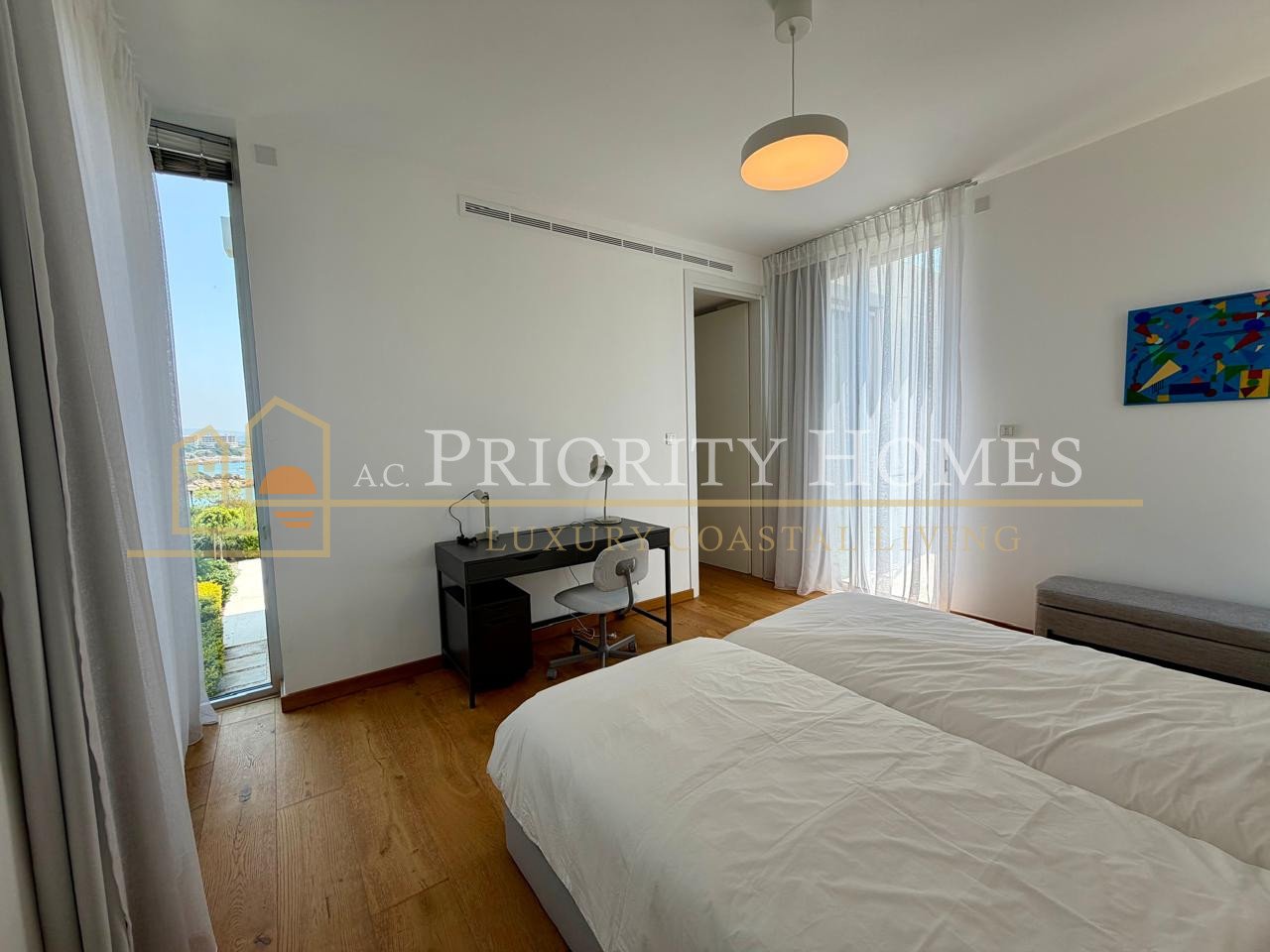 EXCLUSIVE LUXURY FIVE BEDROOM SEAFRONT VILLA Coral Bay Area