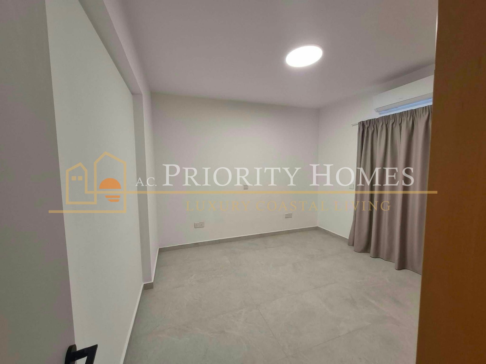 Modern Two‑Bedroom Apartment in Chloraka