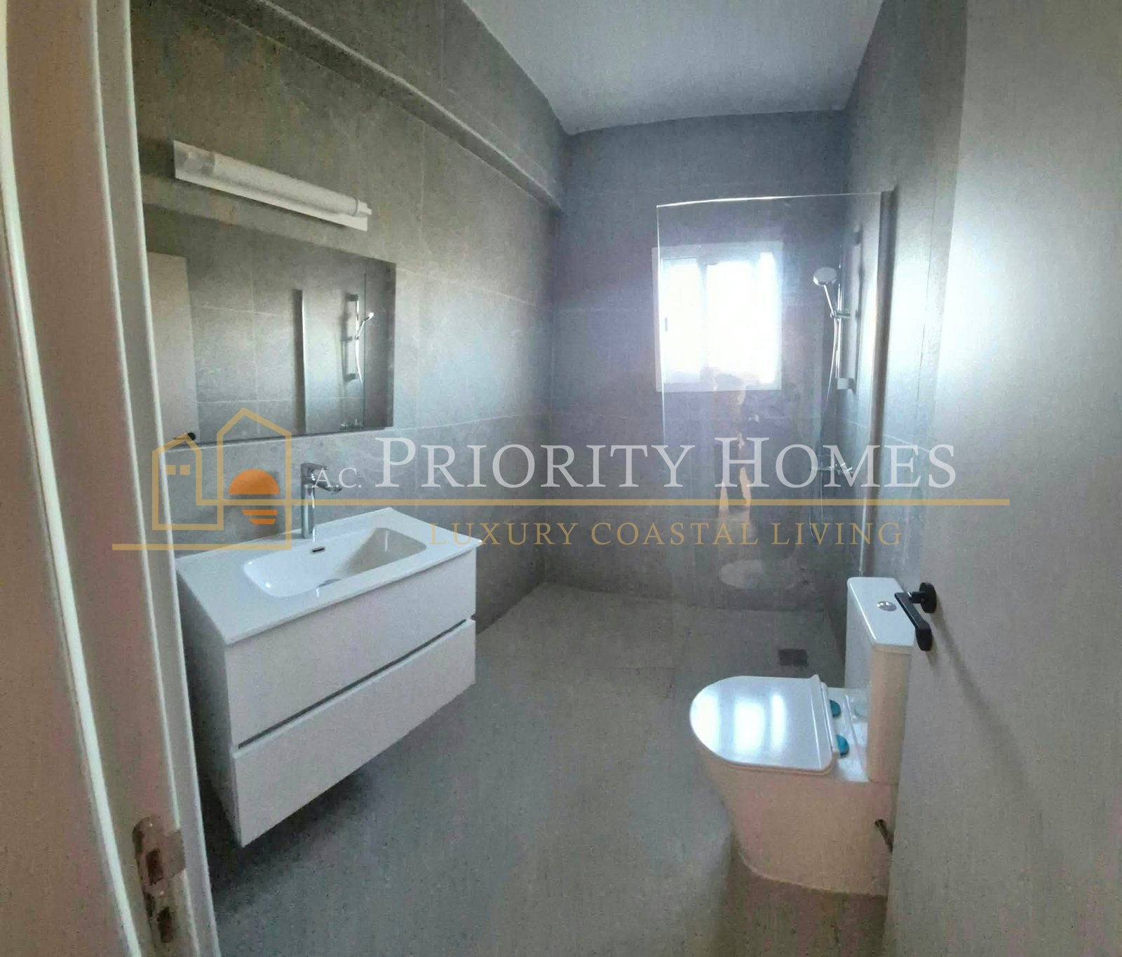 Modern Two‑Bedroom Apartment in Chloraka