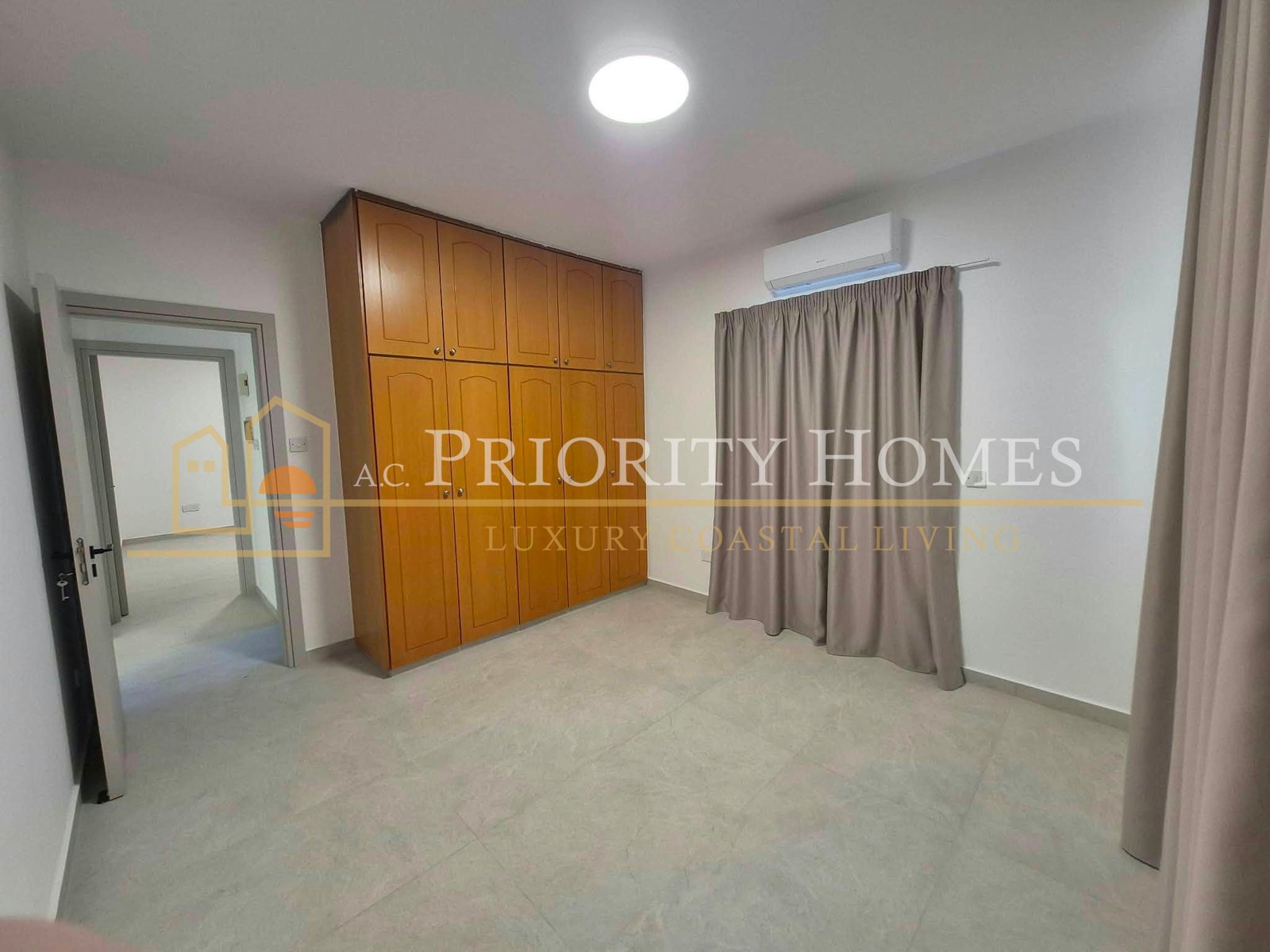 Modern Two‑Bedroom Apartment in Chloraka
