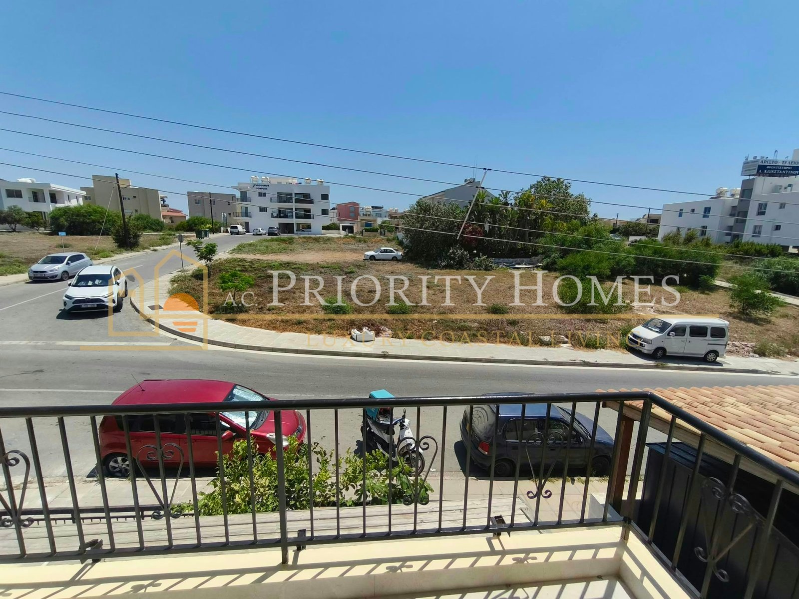 Modern Two‑Bedroom Apartment in Chloraka